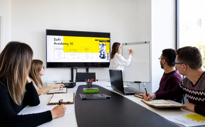 Roli i programeve të trajnimit të avancuar në përgatitjen e ekipeve teknologjike